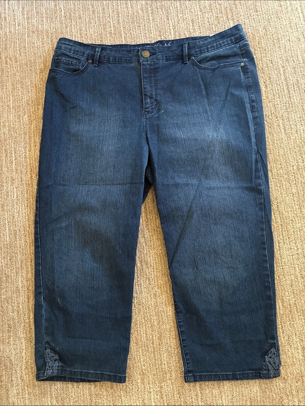 Gloria Vanderbilt Dark Blue Denim Capri’s Women’s Size 16 Misses